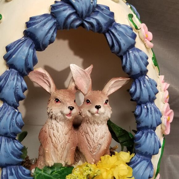 Singing Easter Bunnys ceramic or resin Vintage lights up and sings motion activa - Picture 7 of 16